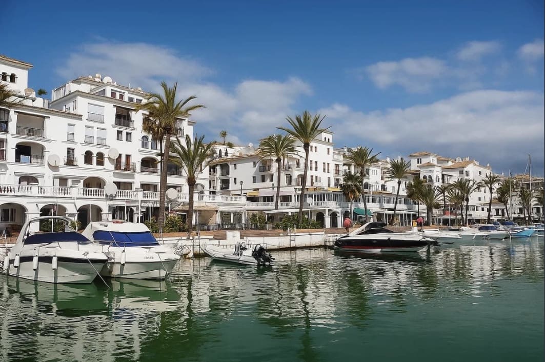 2 soveværelse Penthouse til salg i La Duquesa / Puerto de la Duquesa - € 330.000 (Ref: 9855986)