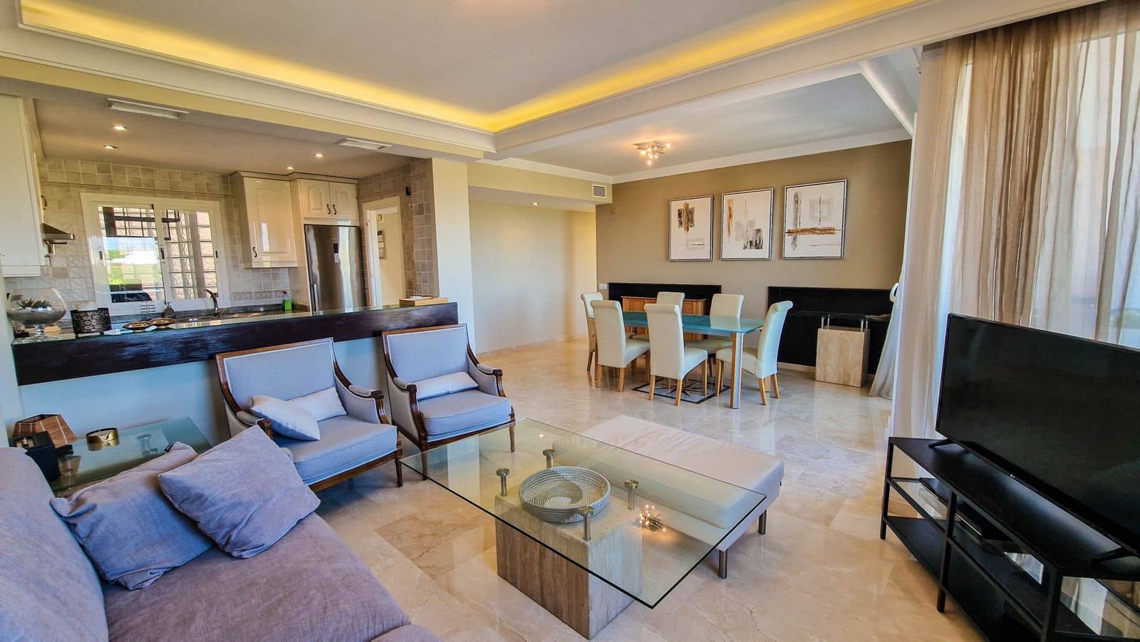 3 soveværelse Penthouse til salg i La Duquesa / Puerto de la Duquesa med swimmingpool - € 375.000 (Ref: 9856004)