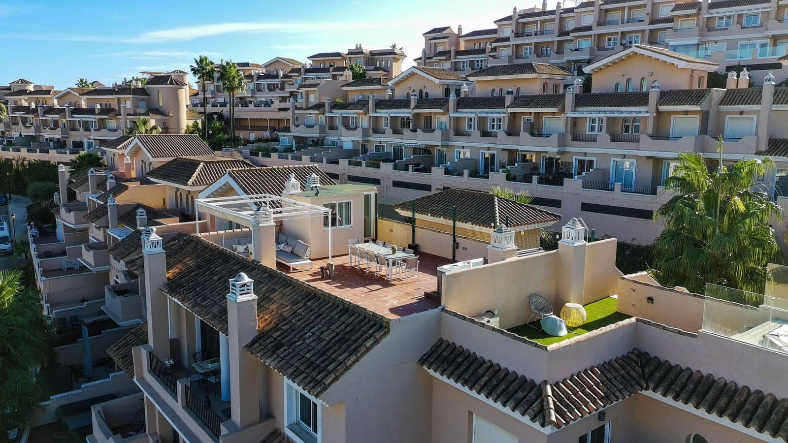 3 soveværelse Penthouse til salg i La Duquesa / Puerto de la Duquesa med swimmingpool - € 375.000 (Ref: 9856004)