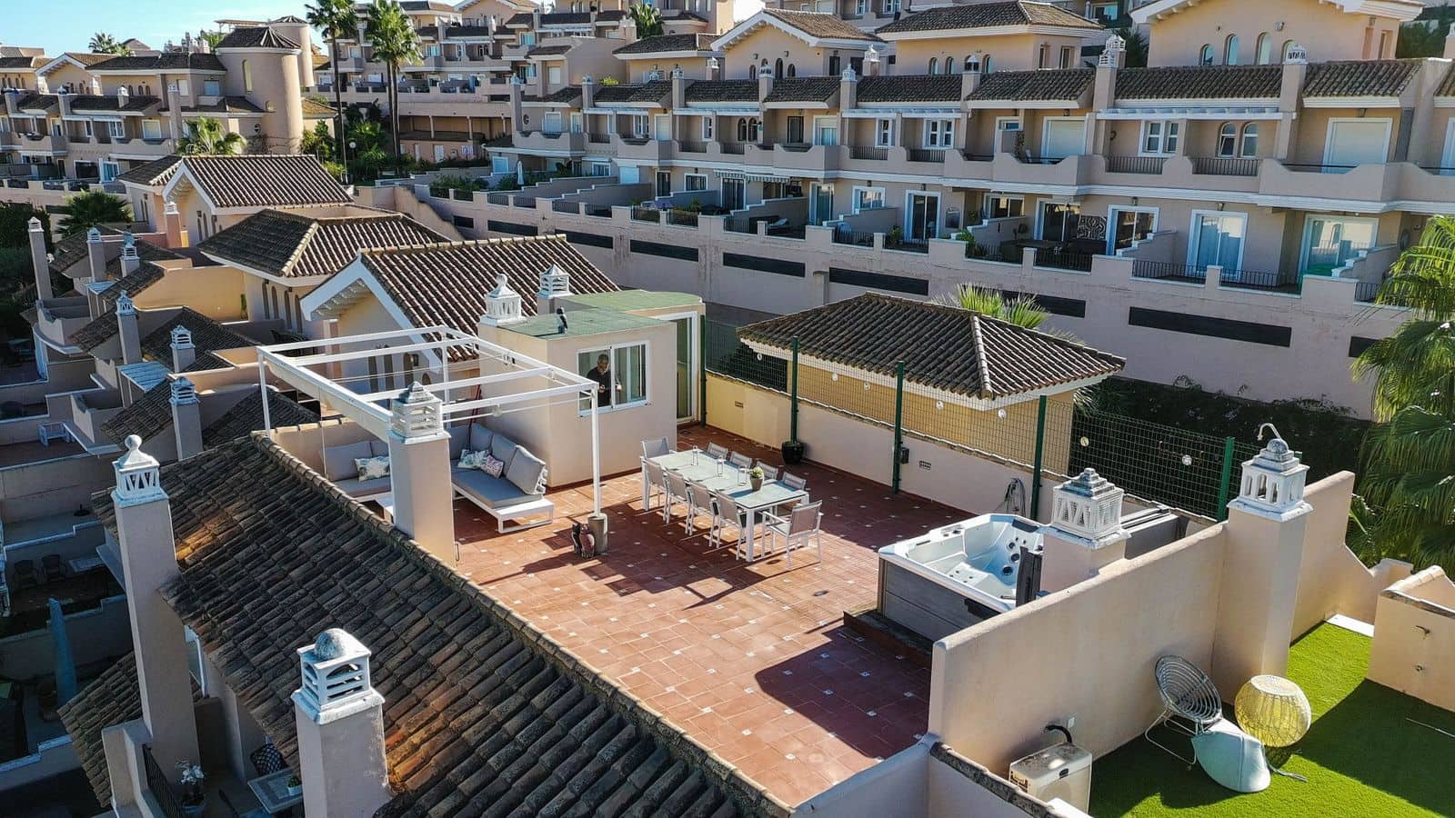 3 soveværelse Penthouse til salg i La Duquesa / Puerto de la Duquesa med swimmingpool - € 375.000 (Ref: 9856004)