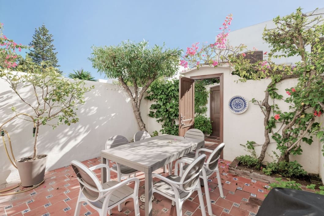 2 soveværelse Byhus til salg i Estepona med swimmingpool - € 450.000 (Ref: 9856026)