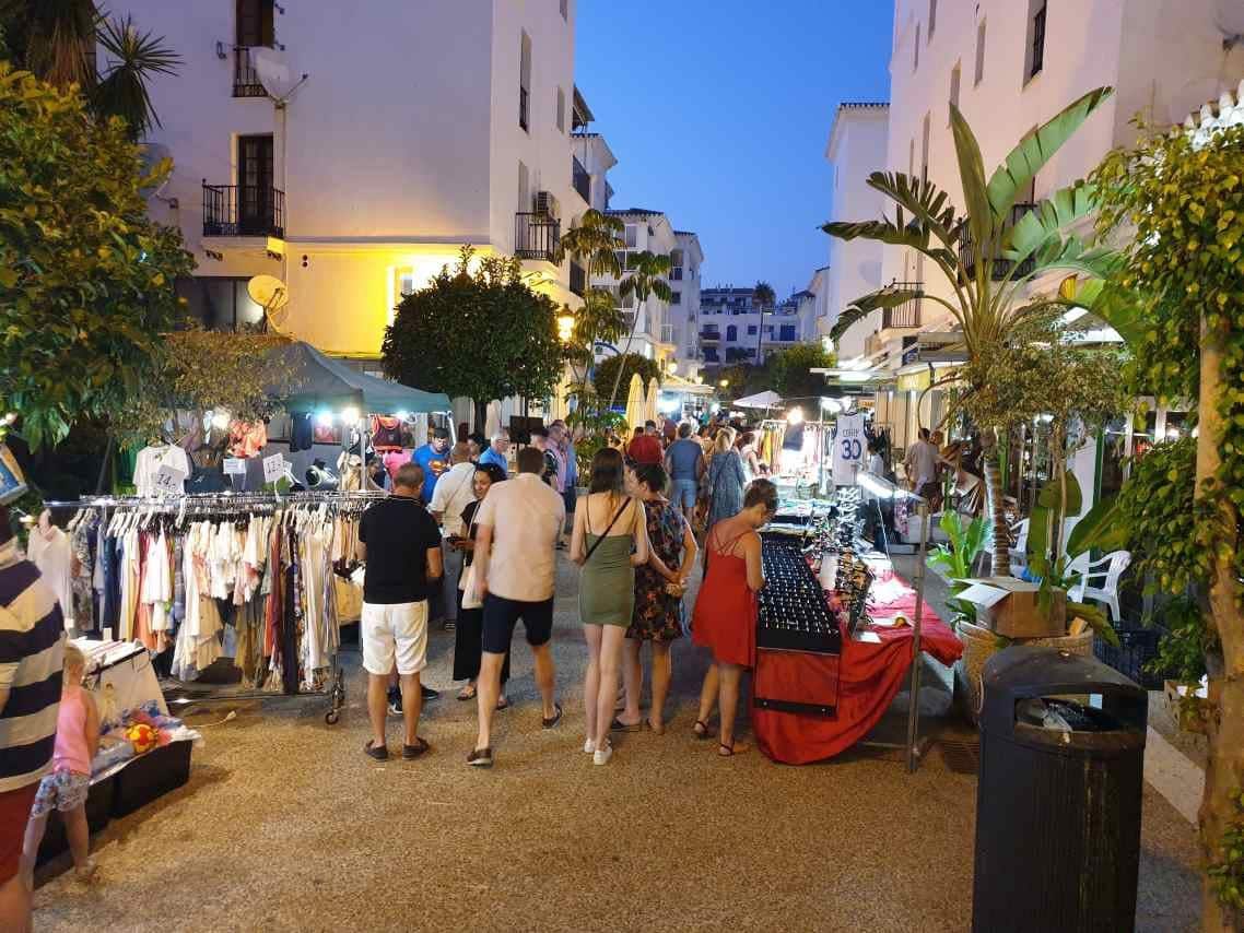 2 chambre Appartement à vendre à La Duquesa / Puerto de la Duquesa avec piscine garage - 395 000 € (Ref: 9856086)