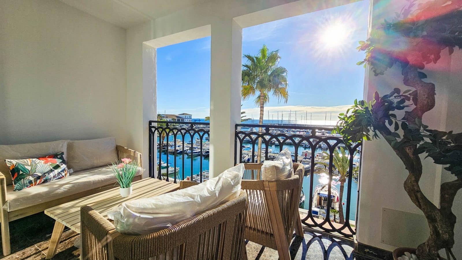 2 chambre Appartement à vendre à La Duquesa / Puerto de la Duquesa avec piscine garage - 395 000 € (Ref: 9856086)
