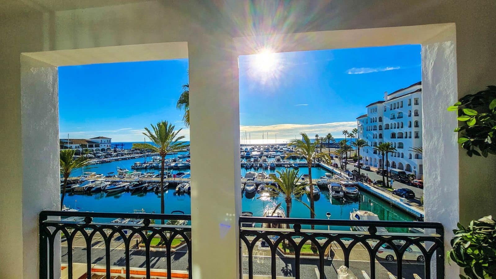 2 chambre Appartement à vendre à La Duquesa / Puerto de la Duquesa avec piscine garage - 395 000 € (Ref: 9856086)