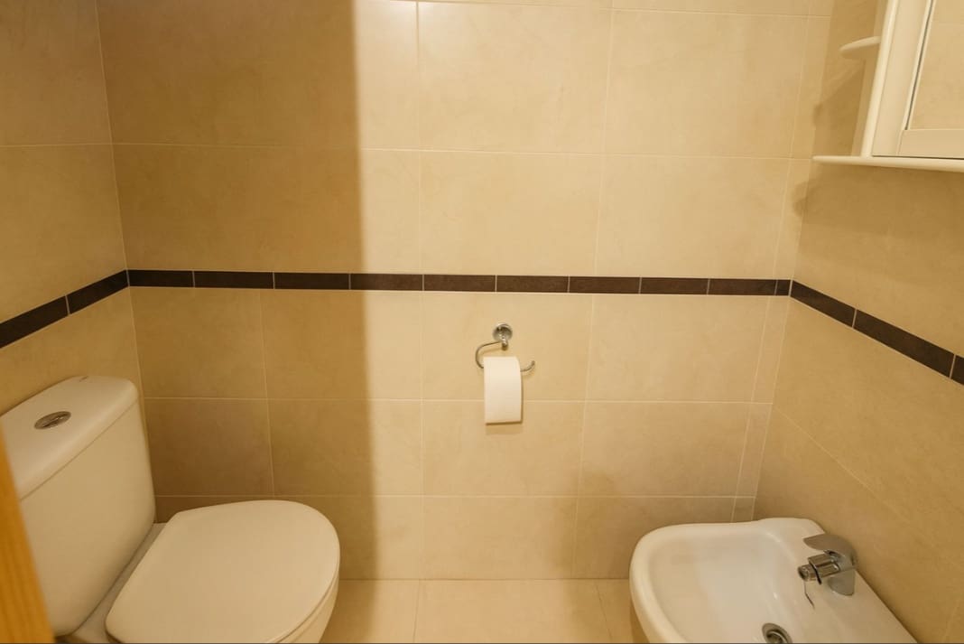 2 quarto Apartamento para venda em La Duquesa / Puerto de la Duquesa com piscina garagem - 349 950 € (Ref: 9856092)