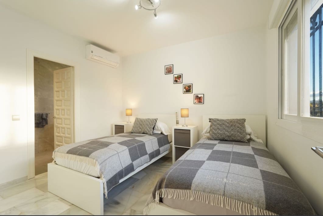 2 sovrum Lägenhet till salu i El Paraiso med pool garage - 420 000 € (Ref: 9856099)