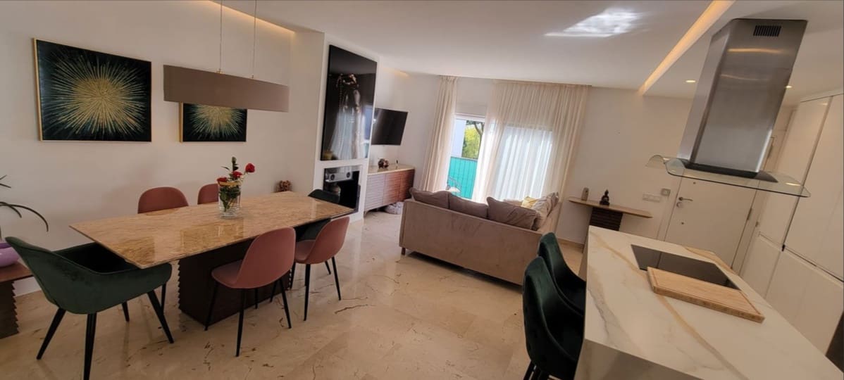 2 chambre Appartement à vendre à Puerto Banus avec piscine - 480 000 € (Ref: 9856110)