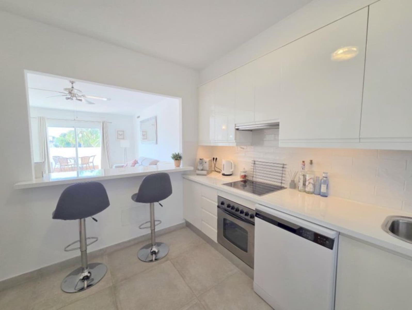 2 chambre Appartement à vendre à La Duquesa / Puerto de la Duquesa avec piscine garage - 279 000 € (Ref: 9857739)