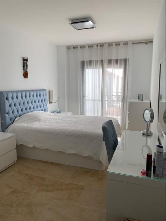 2 chambre Appartement à vendre à La Duquesa / Puerto de la Duquesa avec piscine - 380 000 € (Ref: 9857764)