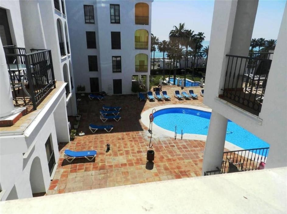 2 chambre Appartement à vendre à La Duquesa / Puerto de la Duquesa avec piscine - 380 000 € (Ref: 9857764)
