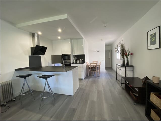 2 soveværelse Lejlighed til salg i Puerto Banus, Marbella med swimmingpool garage - € 475.000 (Ref: 9858171)