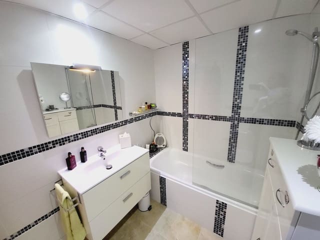2 chambre Appartement à vendre à Riviera del Sol, Mijas avec piscine garage - 349 000 € (Ref: 9858187)