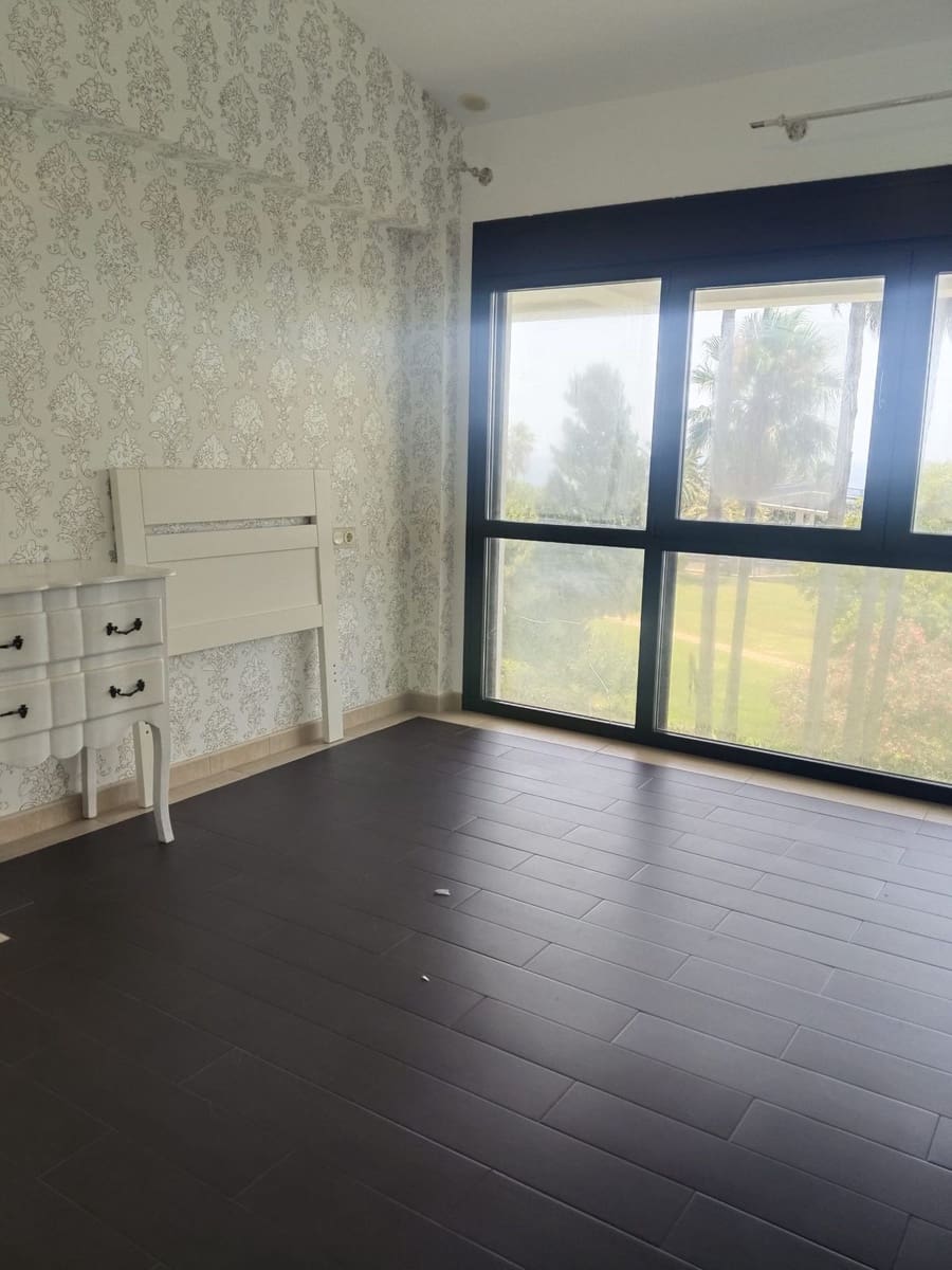 4 soverom Penthouse til salgs i Estepona med svømmebasseng - € 410 000 (Ref: 9858335)