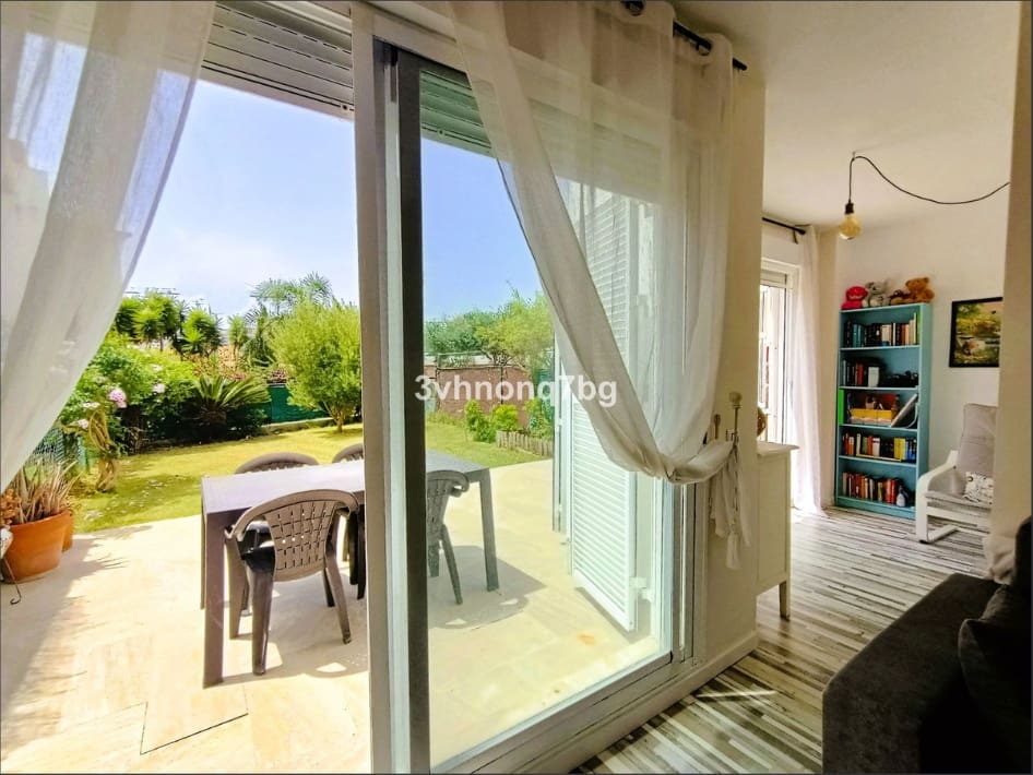 2 chambre Appartement à vendre à La Duquesa / Puerto de la Duquesa avec piscine garage - 315 000 € (Ref: 9858337)