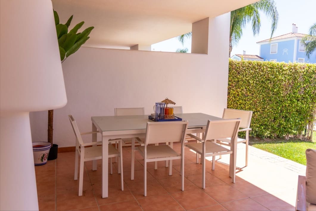 2 soverom Leilighet til salgs i El Paraiso med svømmebasseng garasje - € 449 000 (Ref: 9858342)