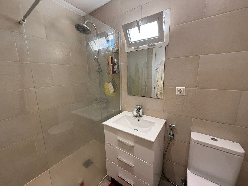 3 chambre Villa/Maison Semi-Mitoyenne à vendre à Estepona avec piscine - 348 000 € (Ref: 9858346)