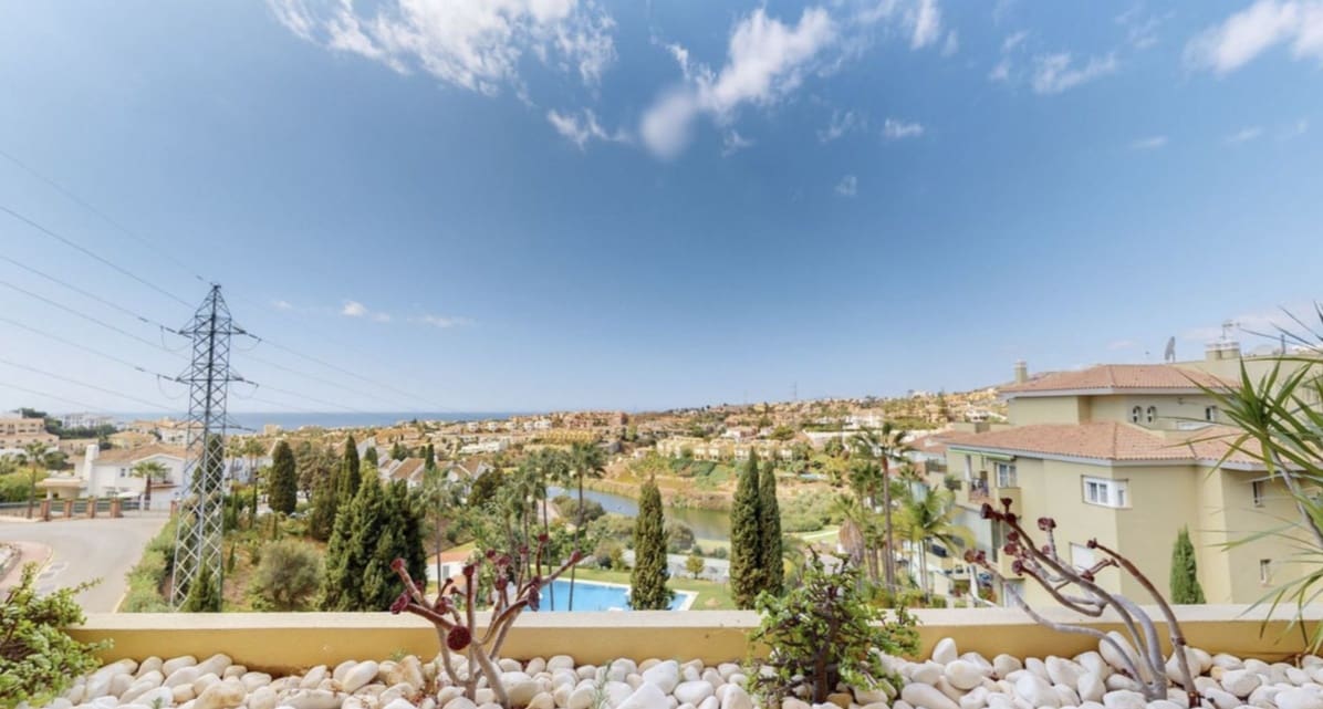 2 chambre Appartement à vendre à Riviera del Sol avec piscine garage - 335 000 € (Ref: 9858364)