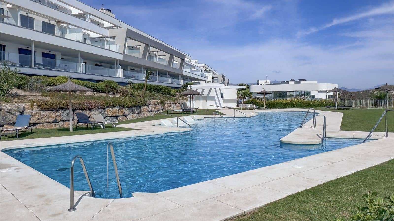 2 chambre Penthouse à vendre à Casares avec piscine garage - 475 000 € (Ref: 9858366)
