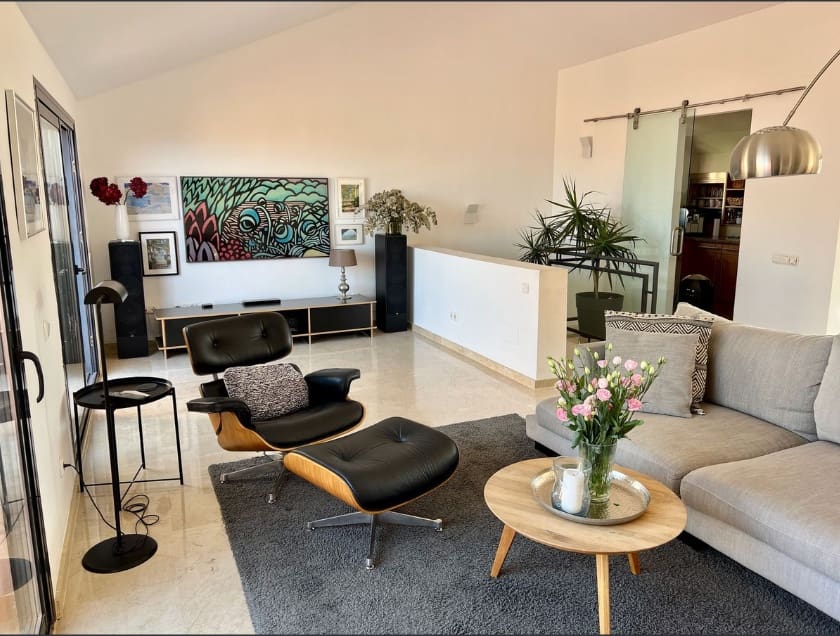 3 bedroom Penthouse for sale in Calahonda with pool garage - € 459,000 (Ref: 9858368)