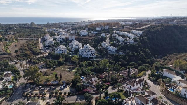 2 slaapkamer Appartement te koop in Selwo, Estepona met zwembad garage - € 339.000 (Ref: 9858370)