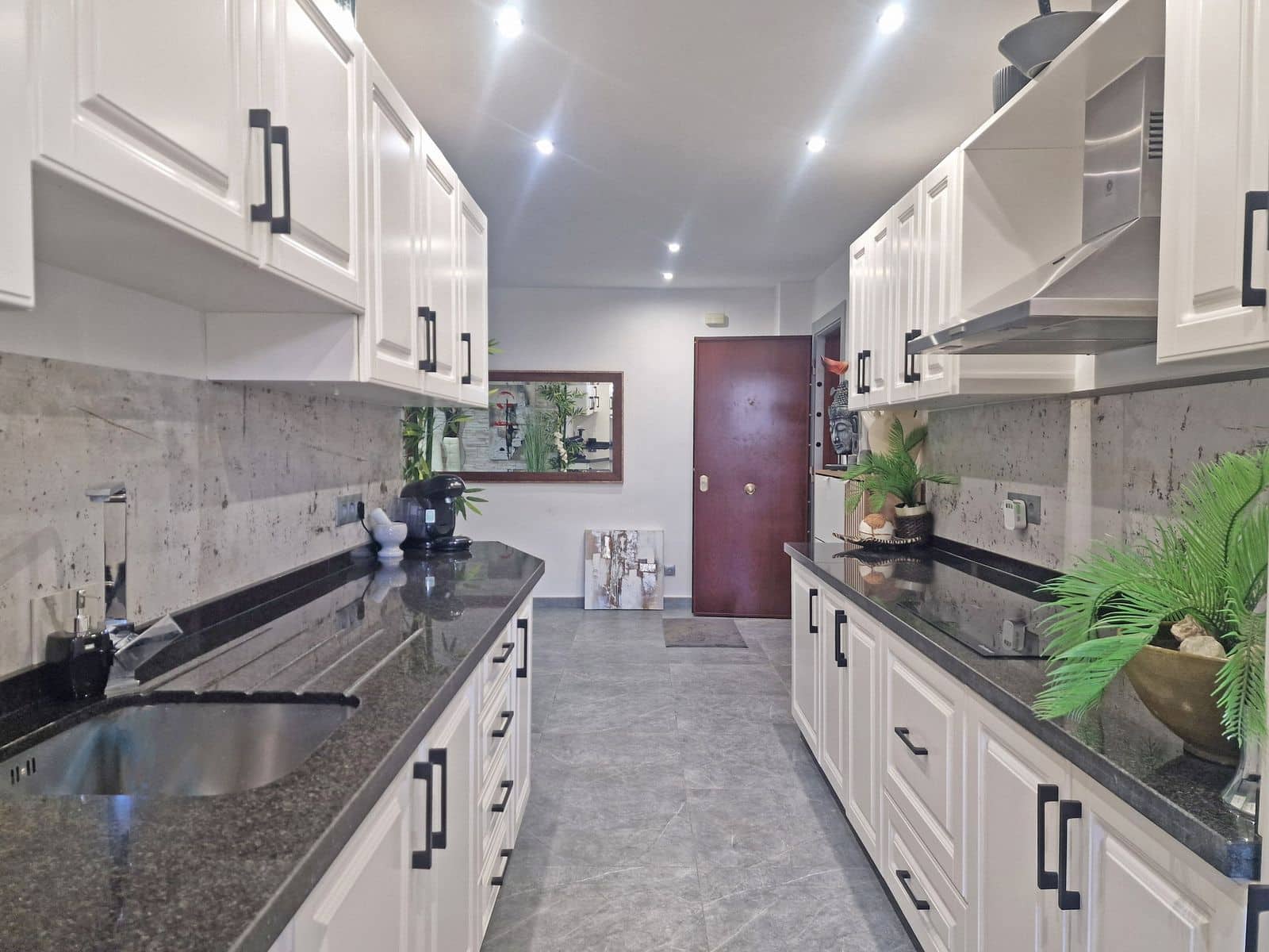 3 bedroom Apartment for sale in Calahonda with pool - € 359,000 (Ref: 9858371)