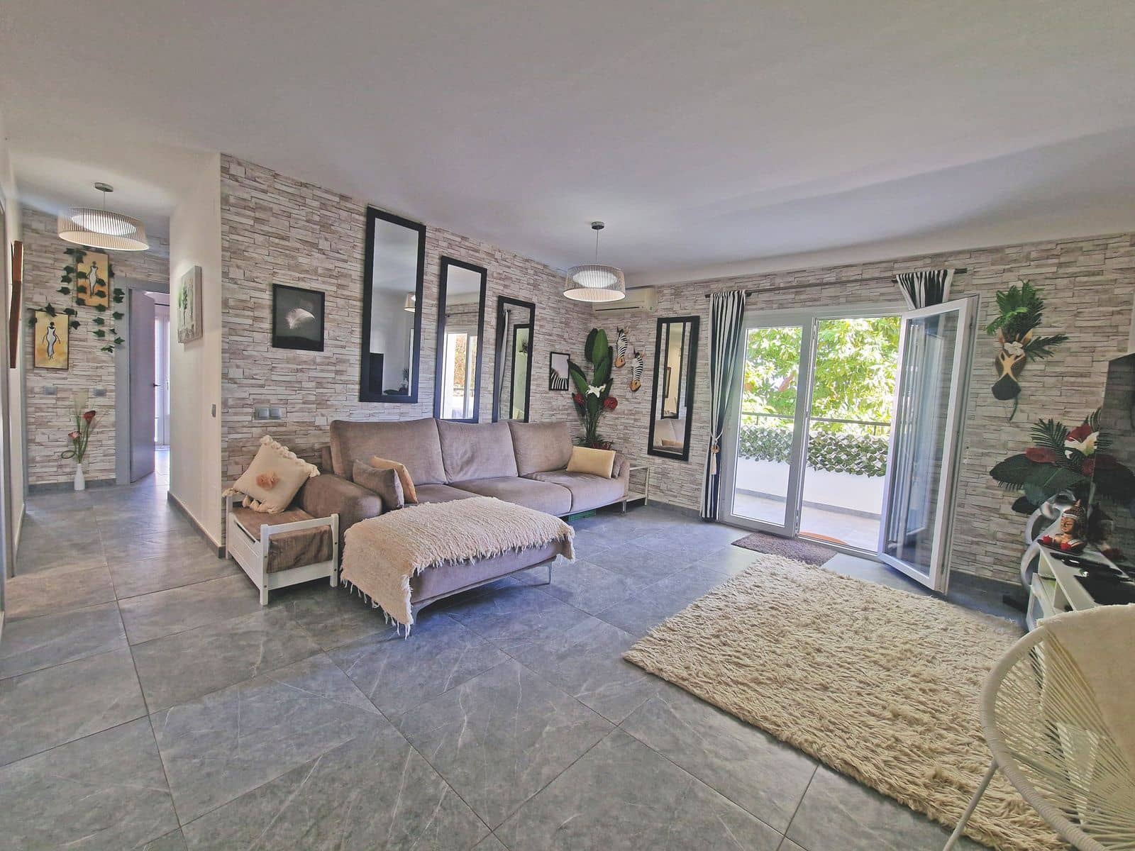 3 bedroom Apartment for sale in Calahonda with pool - € 359,000 (Ref: 9858371)