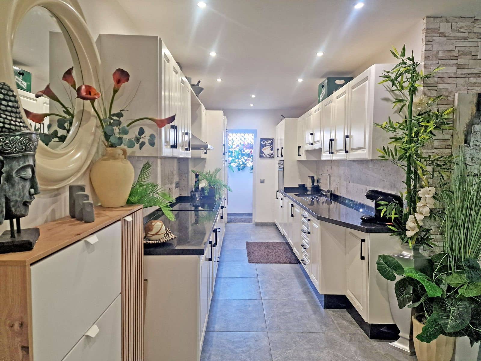 3 bedroom Apartment for sale in Calahonda with pool - € 359,000 (Ref: 9858371)