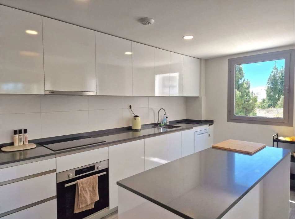 2 soverom Leilighet til leie i Mijas med svømmebasseng garasje - € 2 500 (Ref: 9858734)