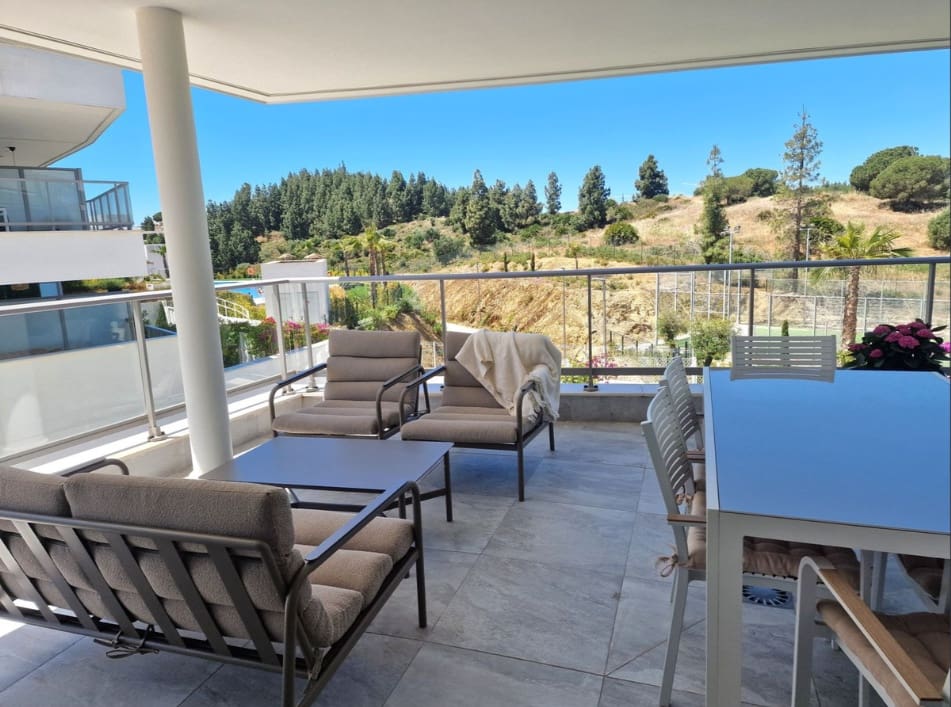 2 soverom Leilighet til leie i Mijas med svømmebasseng garasje - € 2 500 (Ref: 9858734)