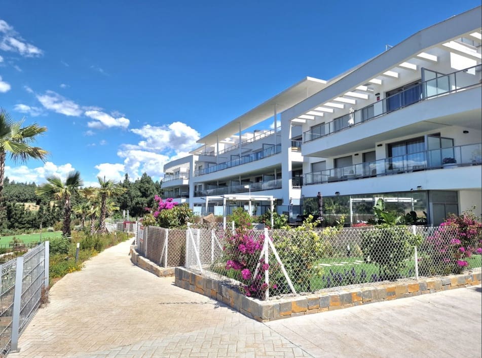 2 soverom Leilighet til leie i Mijas med svømmebasseng garasje - € 2 500 (Ref: 9858734)