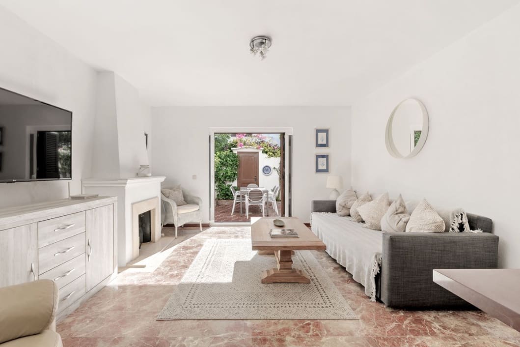 2 sypialnia Dom na sprzedaż w Estepona z basenem - 450 000 € (Ref: 9859670)