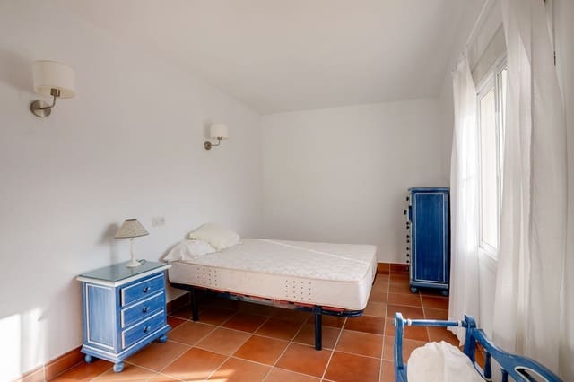 3 quarto Moradia Geminada para venda em Estepona com piscina garagem - 499 000 € (Ref: 9859702)