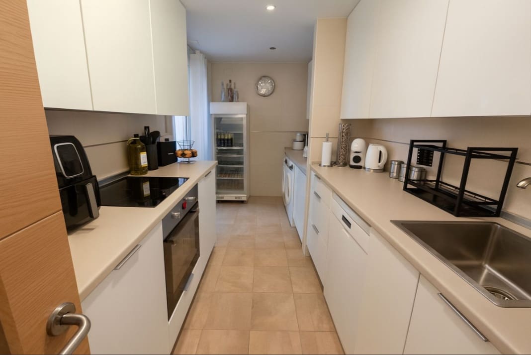 2 slaapkamer Appartement te koop in La Duquesa / Puerto de la Duquesa met zwembad garage - € 349.950 (Ref: 9859883)