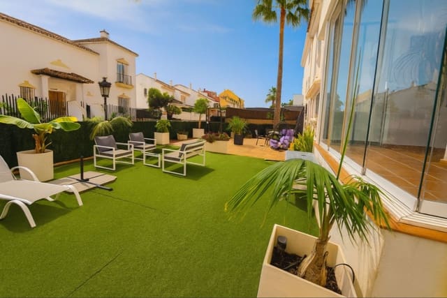 2 slaapkamer Appartement te koop in La Duquesa / Puerto de la Duquesa, Manilva met zwembad garage - € 349.950 (Ref: 9859883)