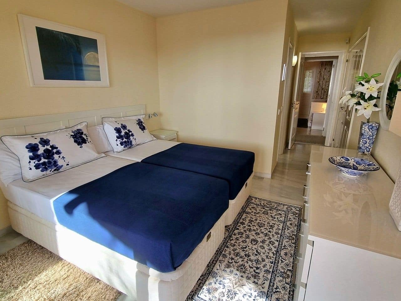 2 bedroom Apartment for sale in Calahonda with pool garage - € 330,000 (Ref: 9860002)