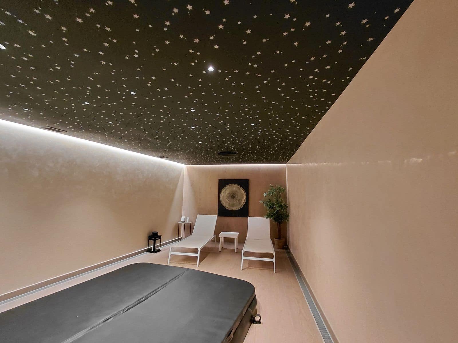 2 slaapkamer Appartement te koop in La Duquesa / Puerto de la Duquesa met zwembad garage - € 399.000 (Ref: 9860007)