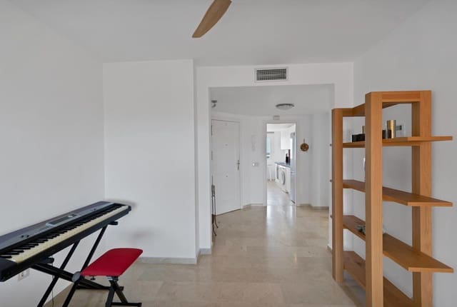 2 quarto Penthouse para venda em Estepona com piscina garagem - 365 000 € (Ref: 9860011)
