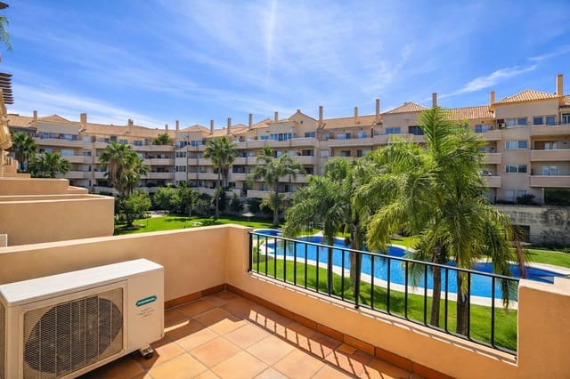 3 slaapkamer Penthouse te koop in La Duquesa / Puerto de la Duquesa, Manilva met zwembad garage - € 325.000 (Ref: 9860025)