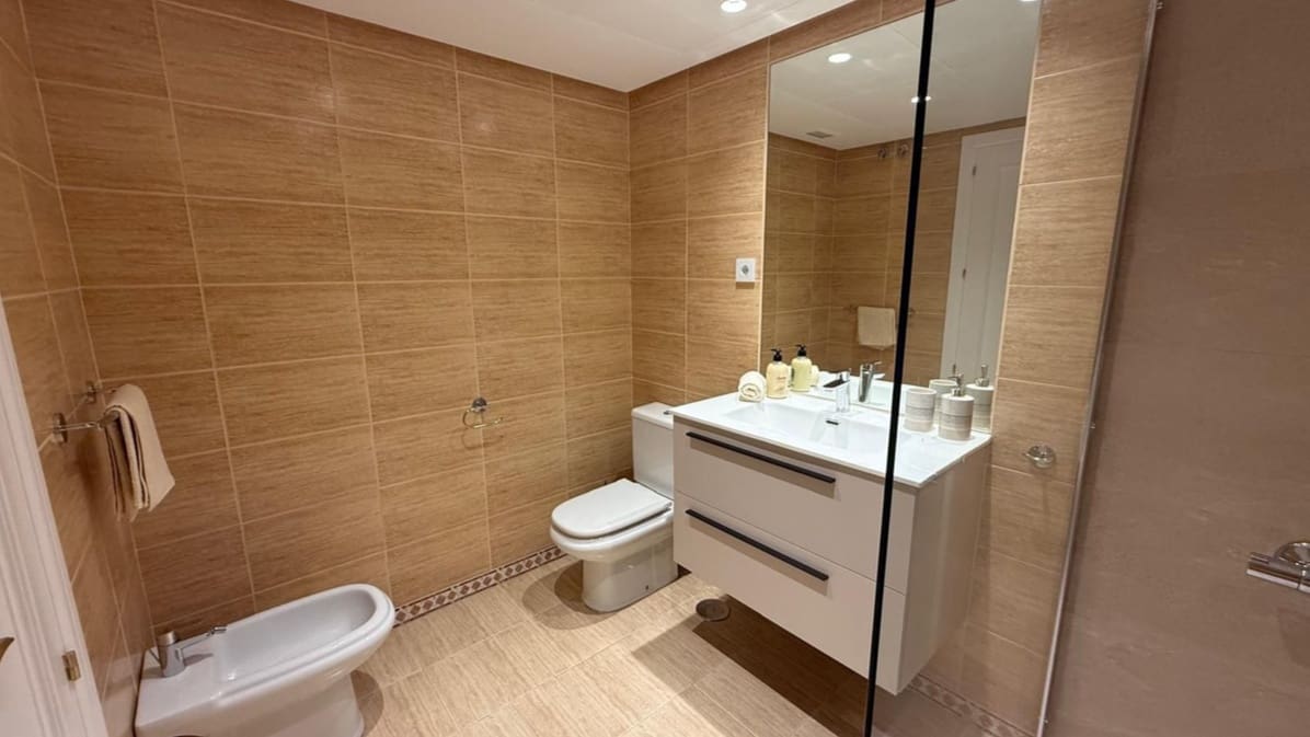 2 chambre Appartement à vendre à Nueva Andalucia avec piscine - 450 000 € (Ref: 9860032)