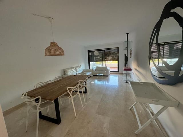 3 quarto Penthouse para venda em Estepona com piscina garagem - 485 000 € (Ref: 9860329)