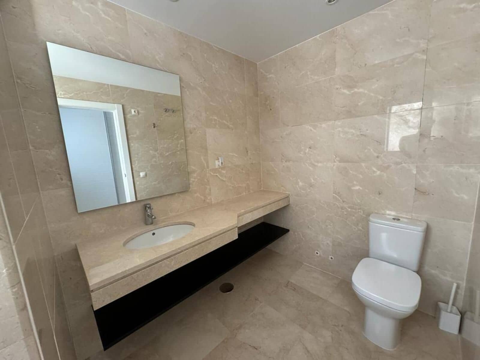 3 quarto Penthouse para venda em Estepona com piscina garagem - 485 000 € (Ref: 9860329)