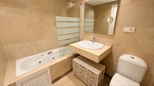 2 Zimmer Apartment zu verkaufen in La Duquesa / Puerto de la Duquesa, Manilva mit Pool - 265.000 € (Ref: 9860406)