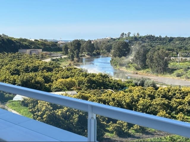 Appartement de 2 chambres à louer à Cancelada, Estepona avec piscine garage - 2 400 € (Ref: 9863606)