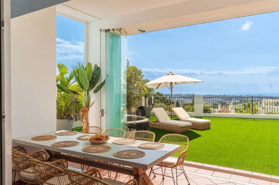 3 bedroom Apartment for rent in Benahavis with pool garage - € 3,500 (Ref: 9863607)