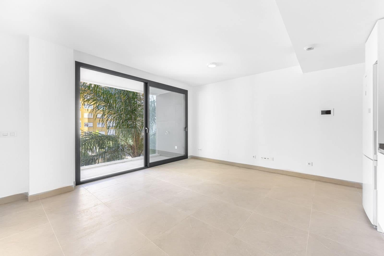 2 bedroom Apartment for sale in Estepona - € 450,000 (Ref: 9888335)