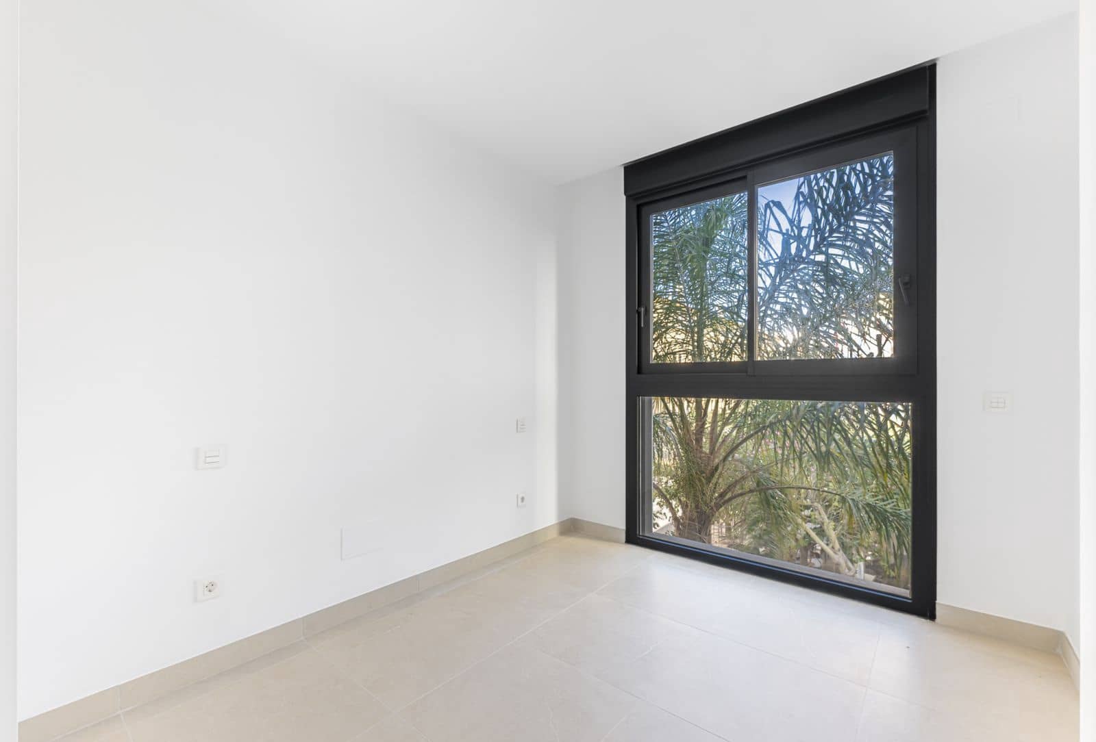 2 bedroom Apartment for sale in Estepona - € 450,000 (Ref: 9888335)