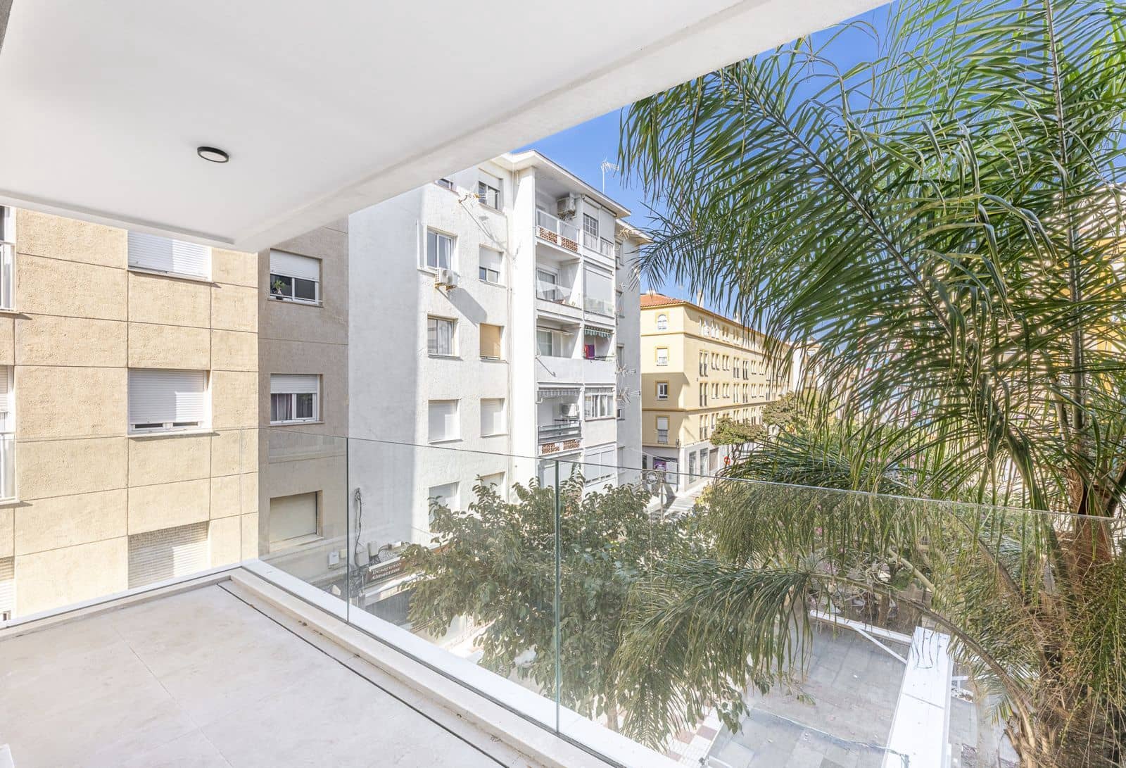 2 bedroom Apartment for sale in Estepona - € 450,000 (Ref: 9888335)