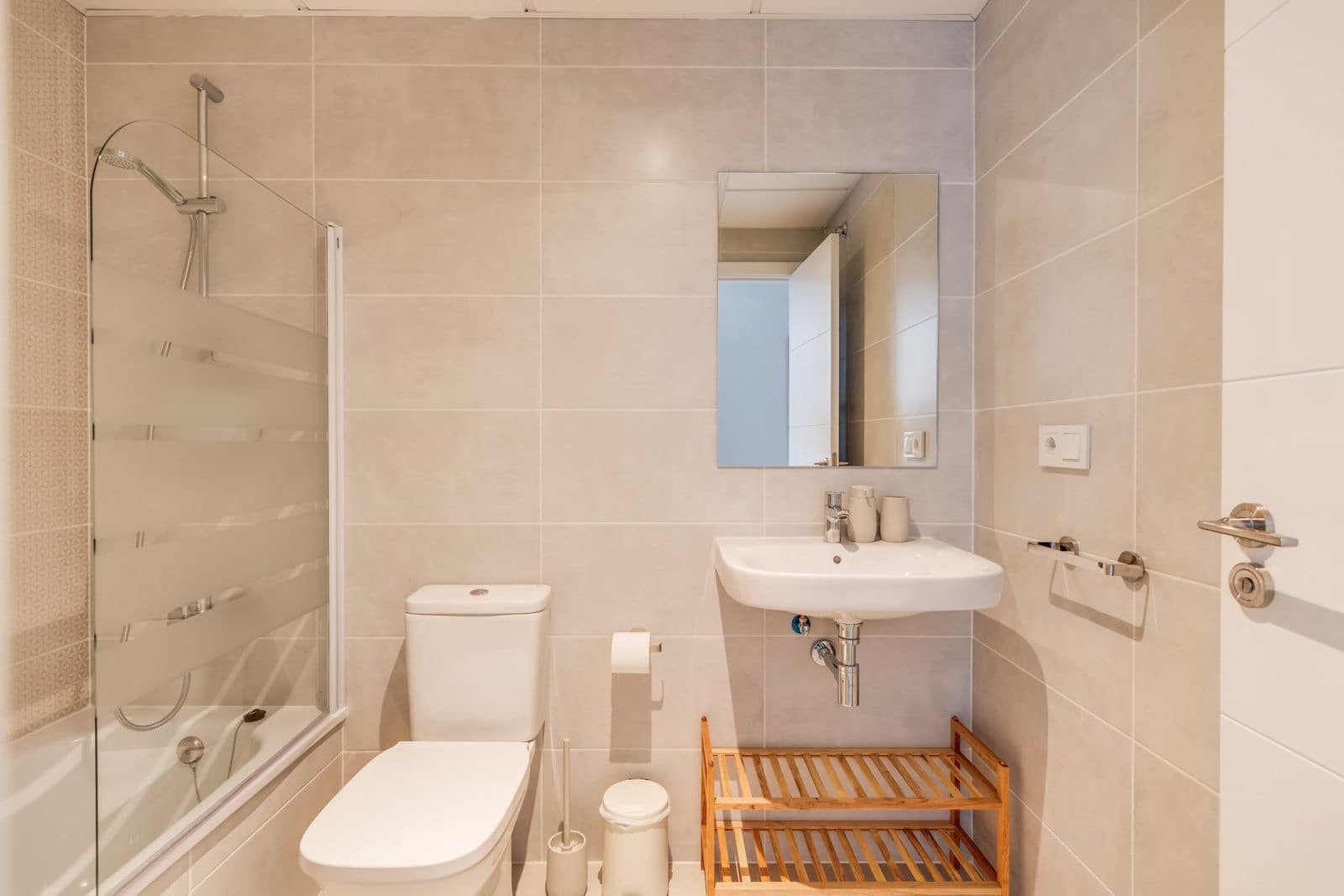 2 bedroom Apartment for sale in Estepona with pool garage - € 420,000 (Ref: 9888337)