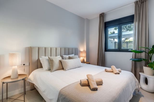 2 bedroom Apartment for sale in Estepona with pool garage - € 420,000 (Ref: 9888337)