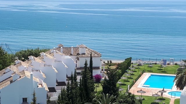 2 soverom Leilighet til salgs i Estepona med svømmebasseng - € 335 000 (Ref: 9895019)